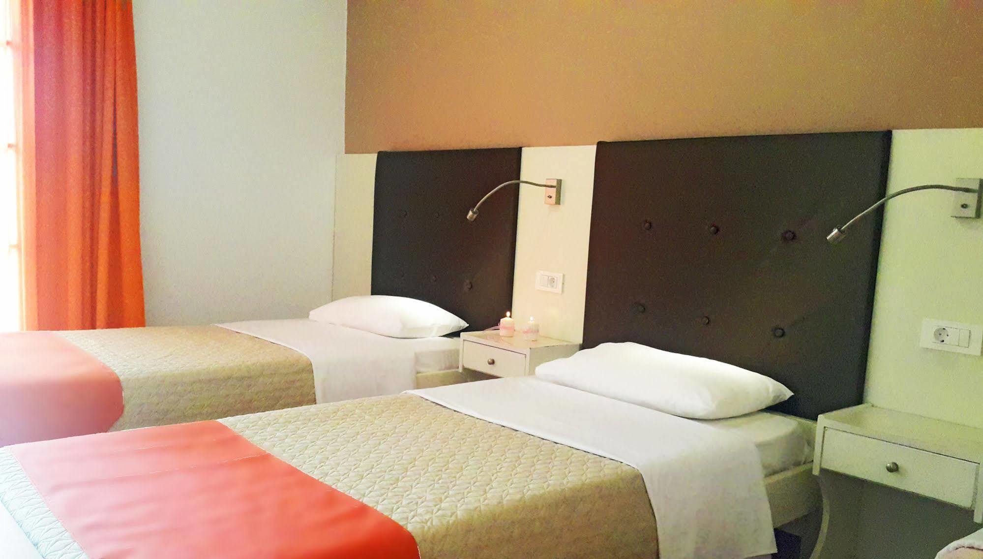 Paradosi Rooms İgumeniça Dış mekan fotoğraf